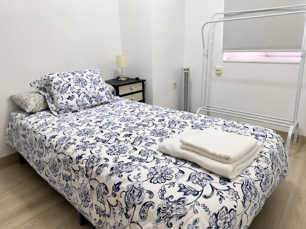 Amplio piso de cuatro habitaciones en el centro de Alicante — 8