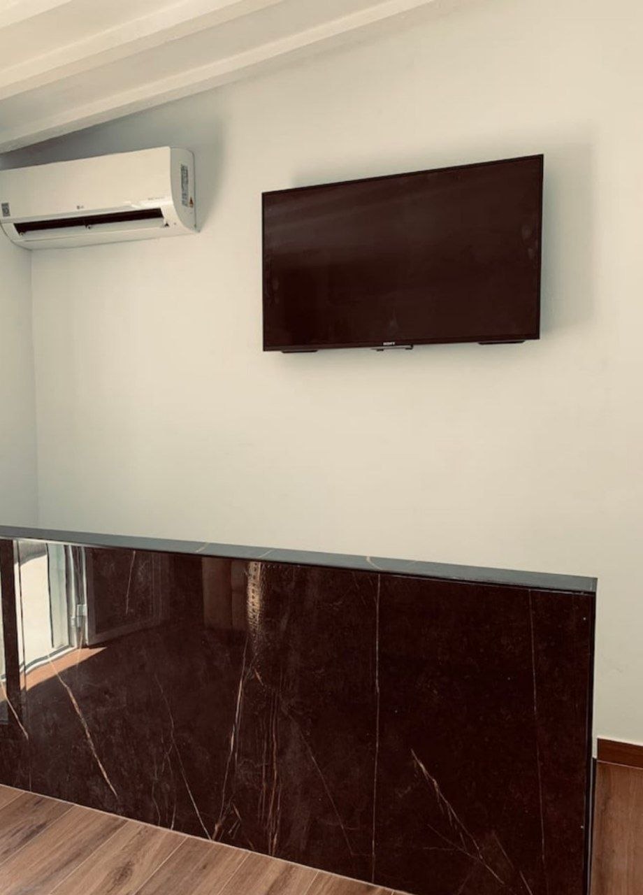 Apartamento de diseño con terraza y vistas al Castillo de Santa Bárbara — 2