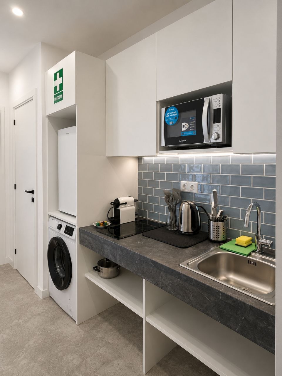 Estudio moderno reformado en el centro de Valencia — 2
