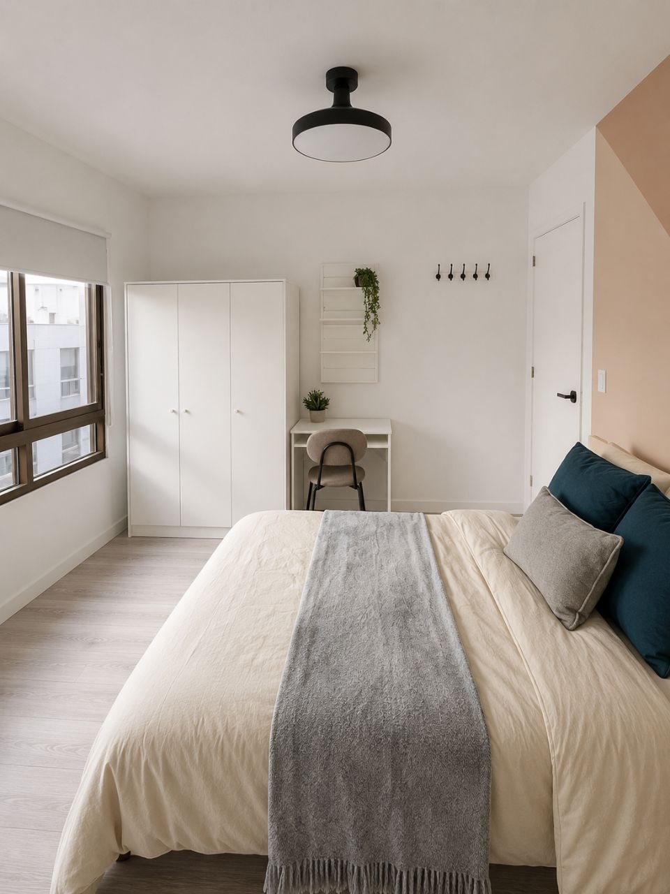 Habitación amplia en piso reformado en Valencia