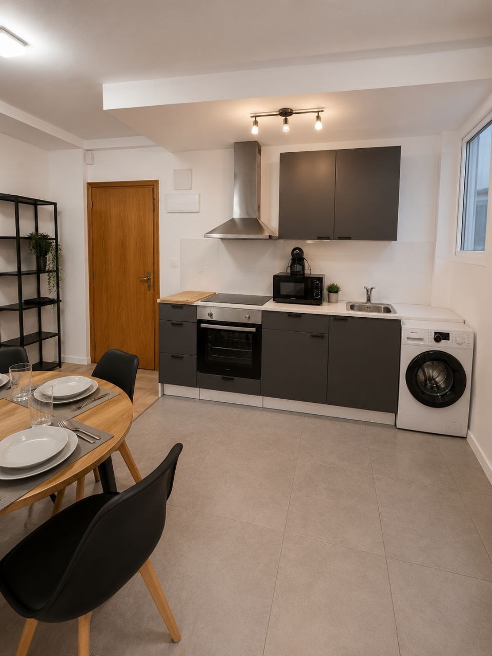 Habitación amplia en piso reformado en Valencia — 4
