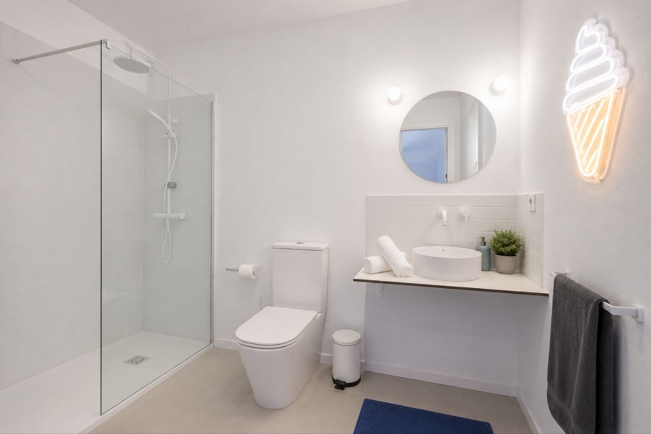 Apartamento moderno y luminoso cerca de la playa en Valencia — 9