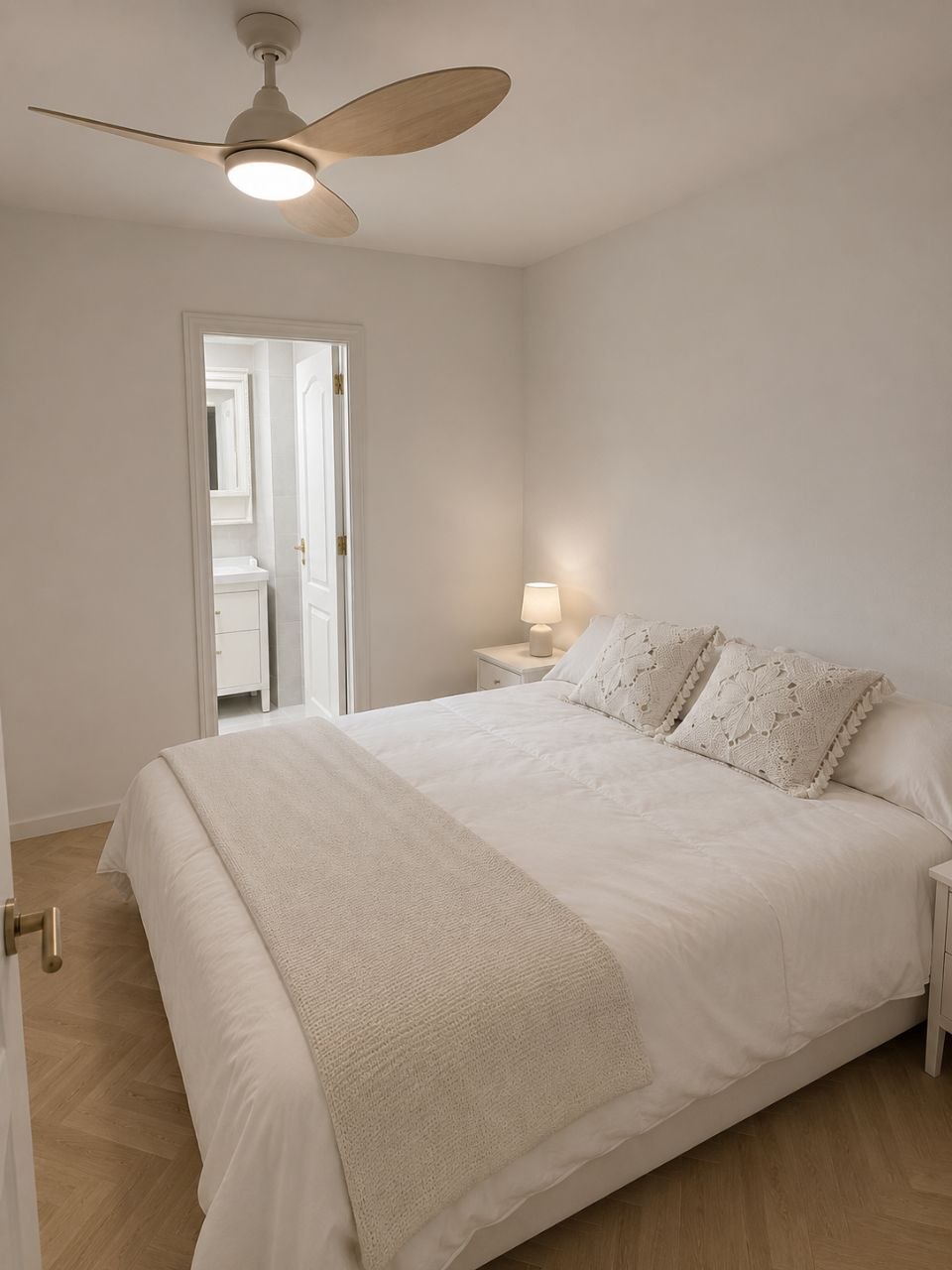 Piso luminoso completamente reformado en Valencia — 3