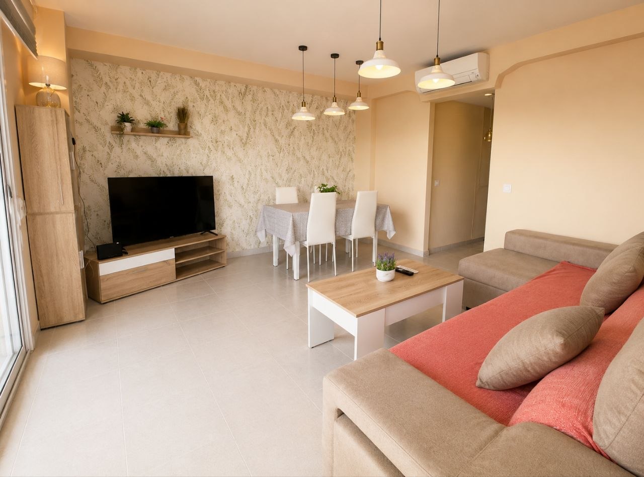 Habitación luminosa en apartamento reformado en Alicante