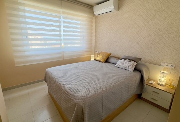 Habitación luminosa en apartamento reformado en Alicante — 10