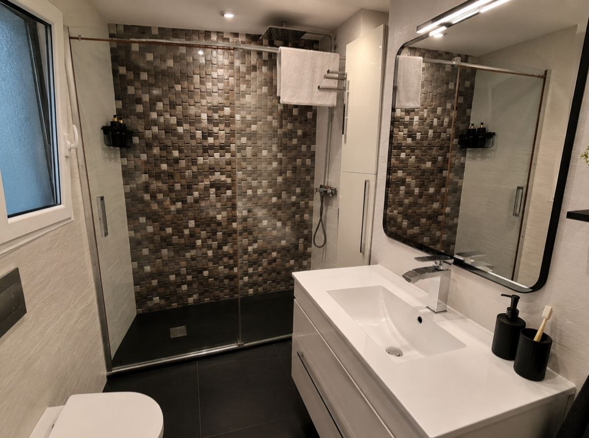 Habitación luminosa y reformada en Alicante — 9