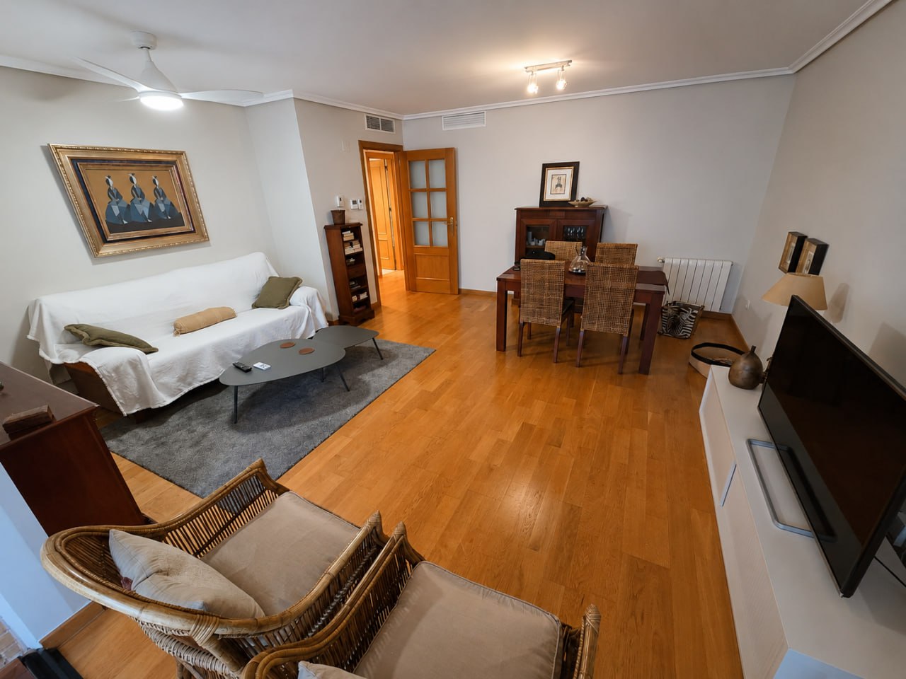 Habitación amplia en apartamento moderno con piscina en Alicante — 5